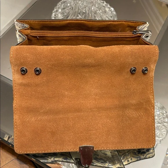 Patricia Nash Lanza Italian Folklore
White Blue Leather Crossbody Bag-NWOT - Picture 11 of 16